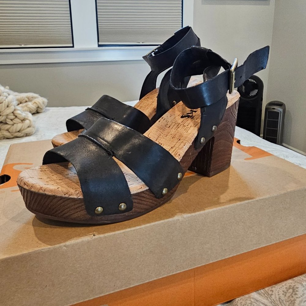 Korks Mia Black Clog Sandal